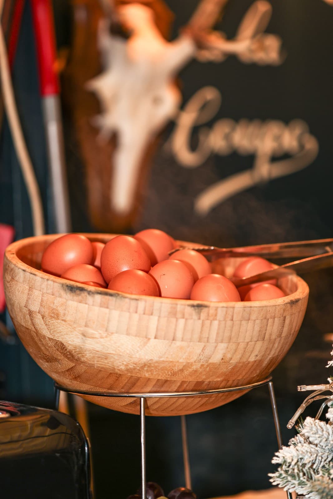 Panier d'oeufs frais